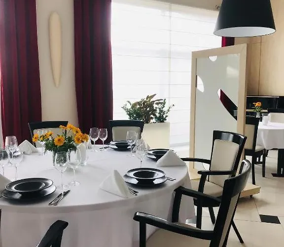 Restauracja 32 Μοτέλ 3*