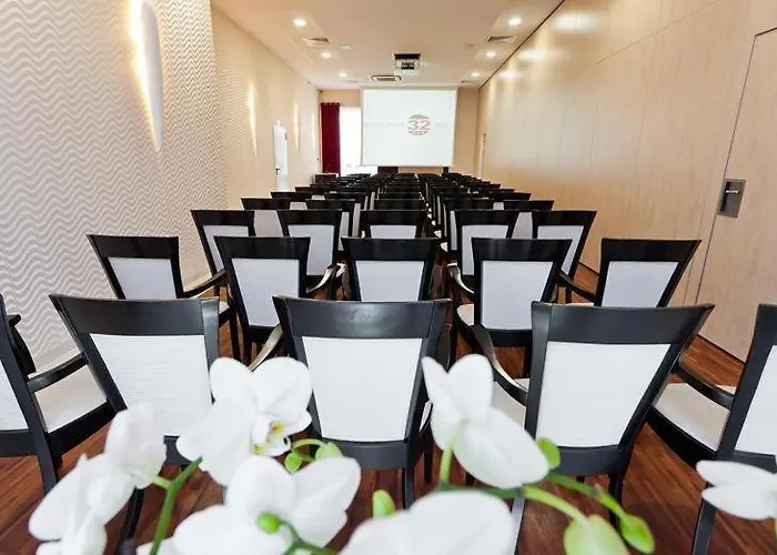 Μοτέλ Restauracja 32 3*